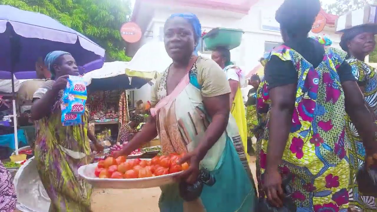 KUMASI WALK AFRICA STREET MARKET GHANA