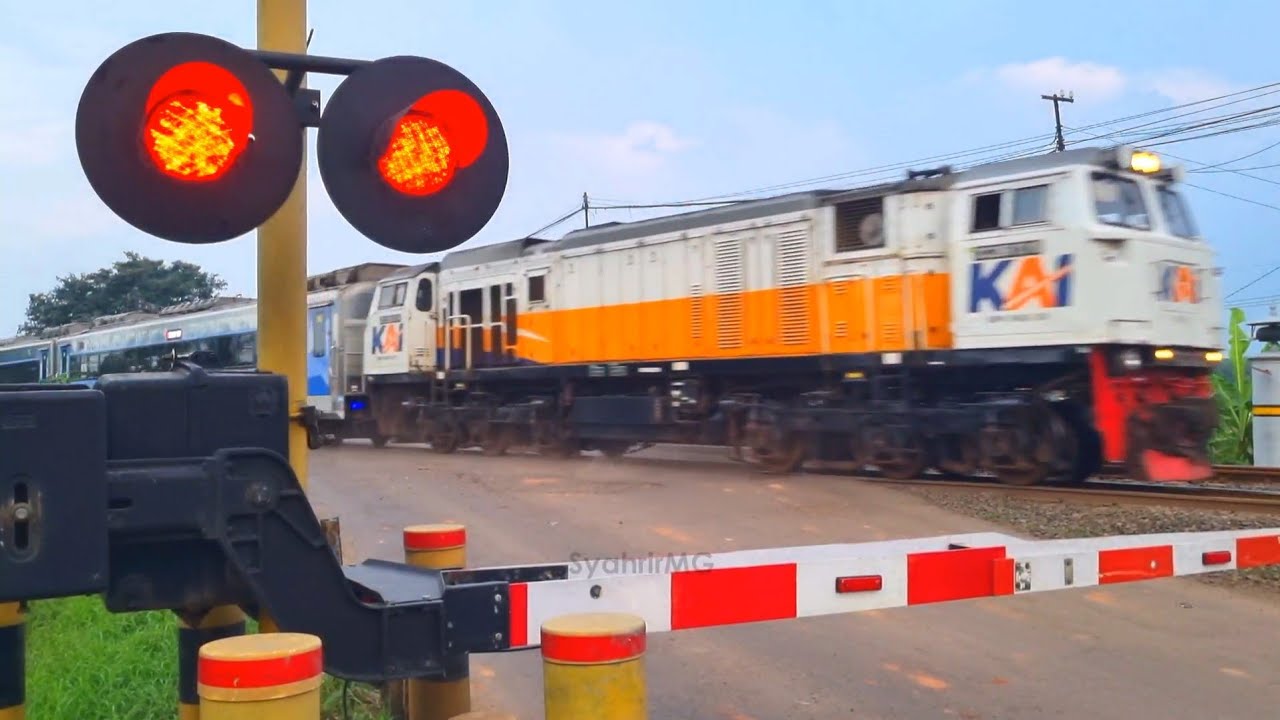 5 Perlintasan Kereta Api | Palang LEN | Lampu Kecil Unik | Alarm Cempreng
