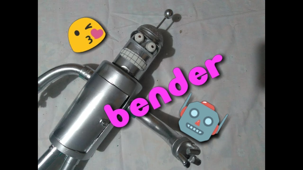 Como hacer a BENDER de FUTURAMA con materiales reciclables