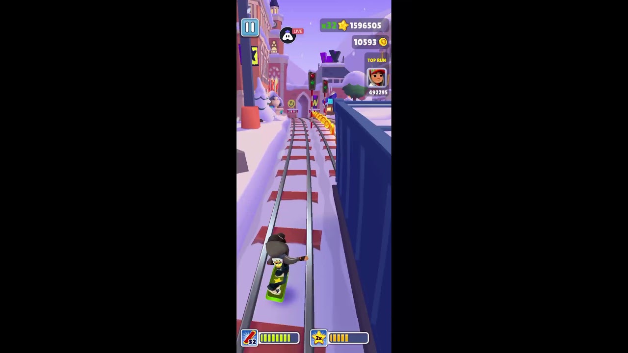 Playing subway surfers to get highest score