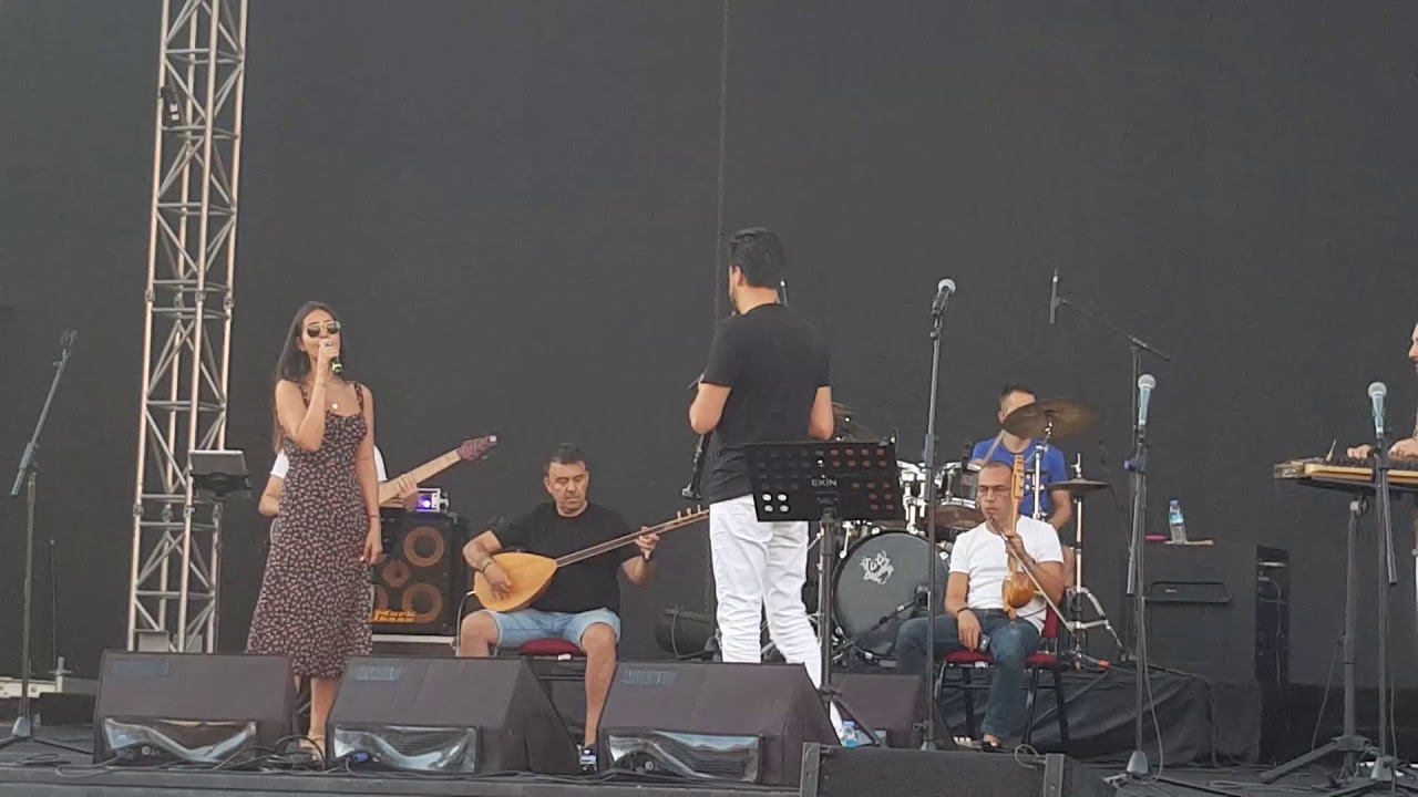 SERKAN ÇAĞRI & ELİF BUSE DOĞAN   ÇEŞME AÇIK HAVA PROVASI HARİKAYDI