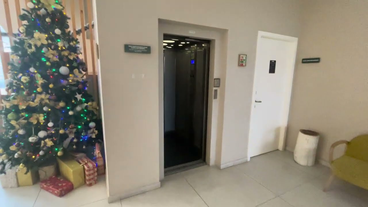 ECE hydraulic lift @ Eden Villas, Albufeira, Portugal