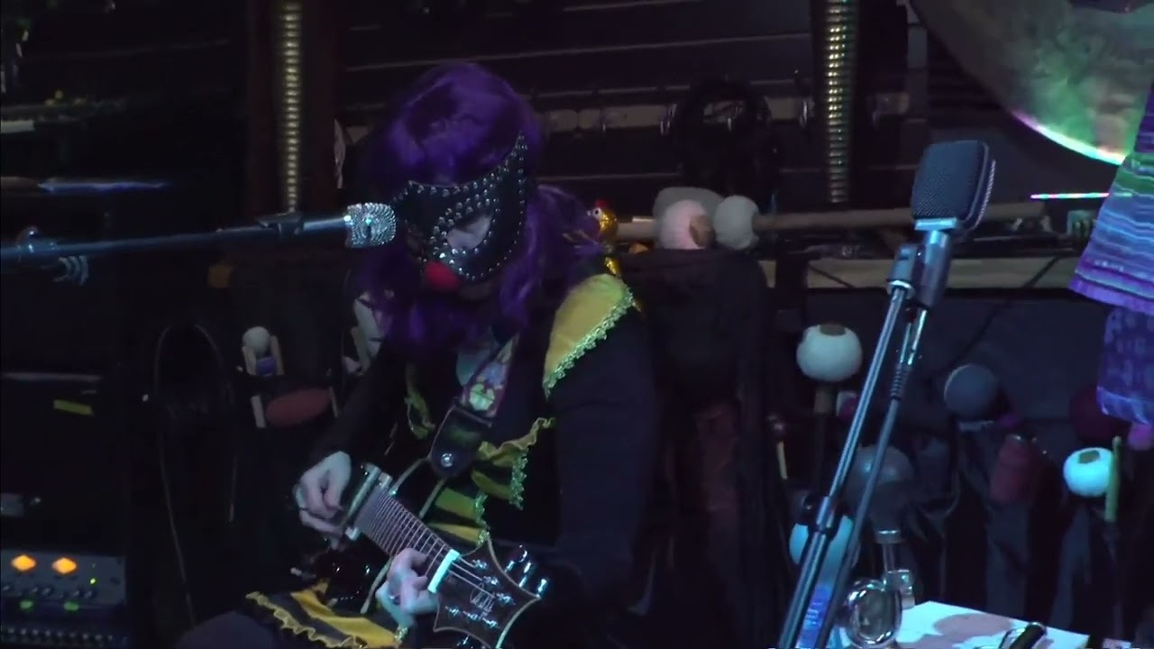 Neurodivergent Orchestra – On the Evilness of Clowns Shorty 10