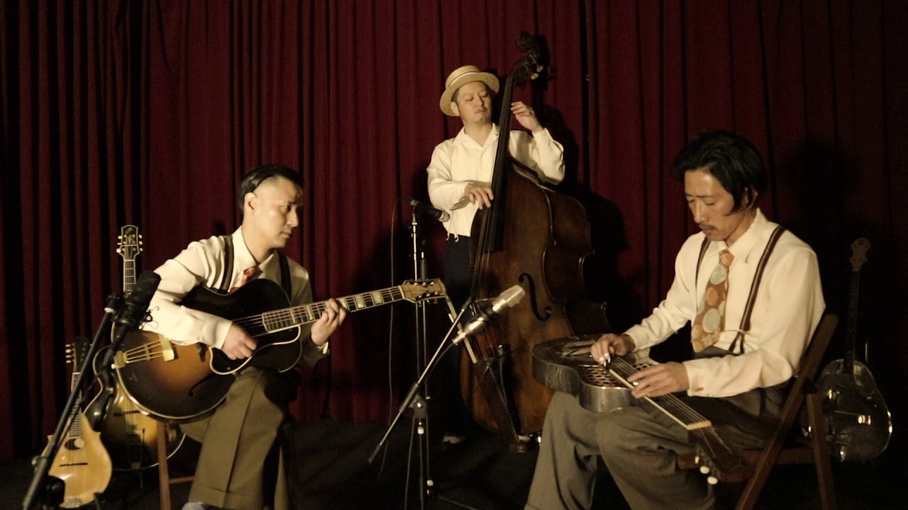 SWEET HOLLYWAIIANS / SINGIN' THE BLUES