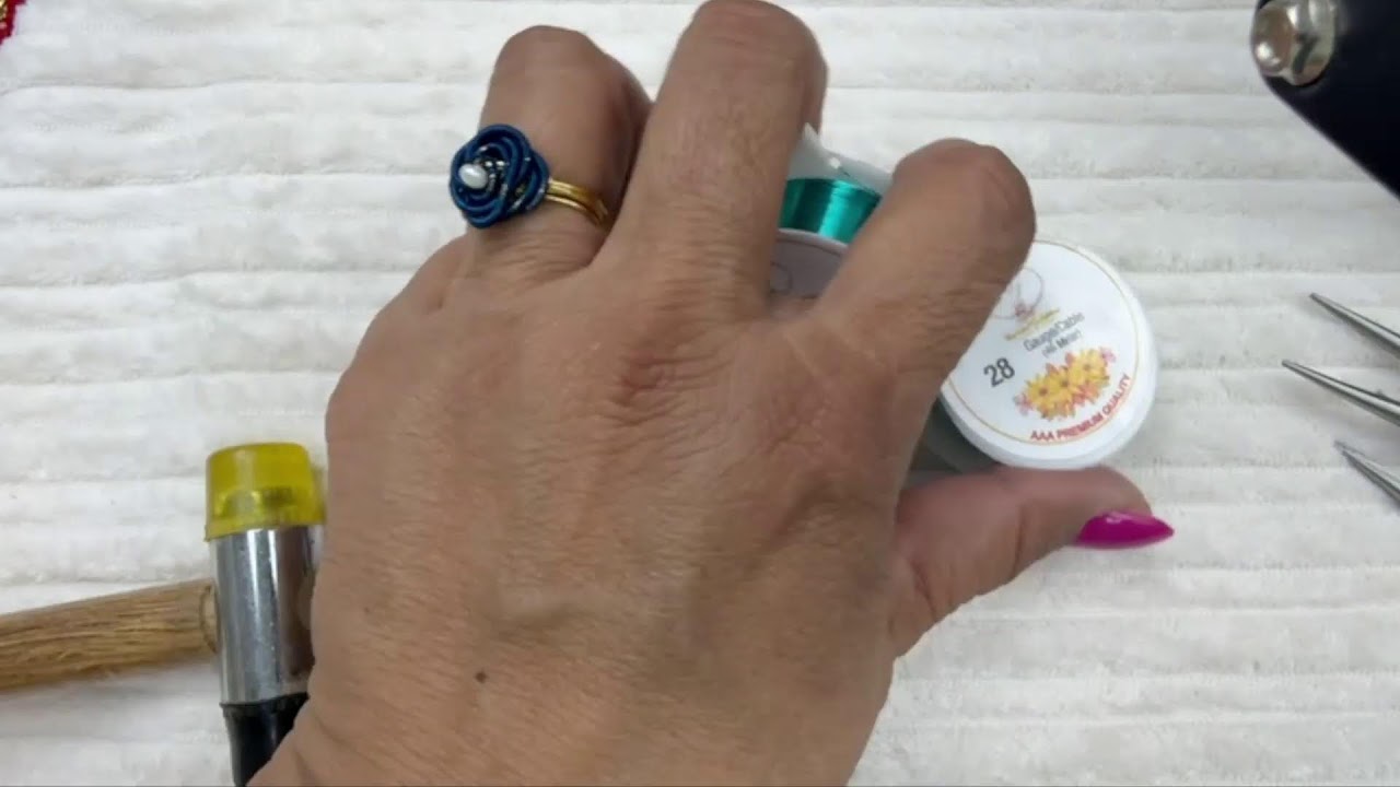 VENTA MG #38: ANILLO EN ALAMBRISMO