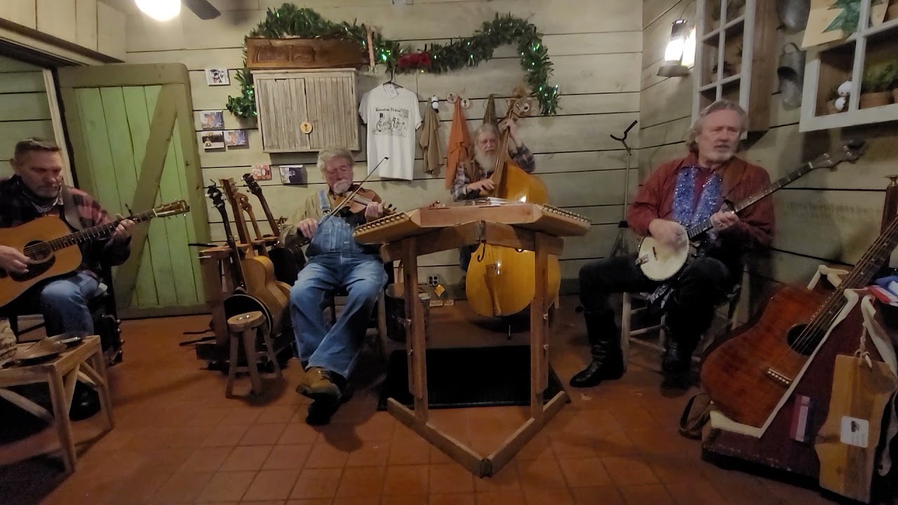 Uncle Watt's Original Fantascinatin Roadside Stand - Homestead Pickers