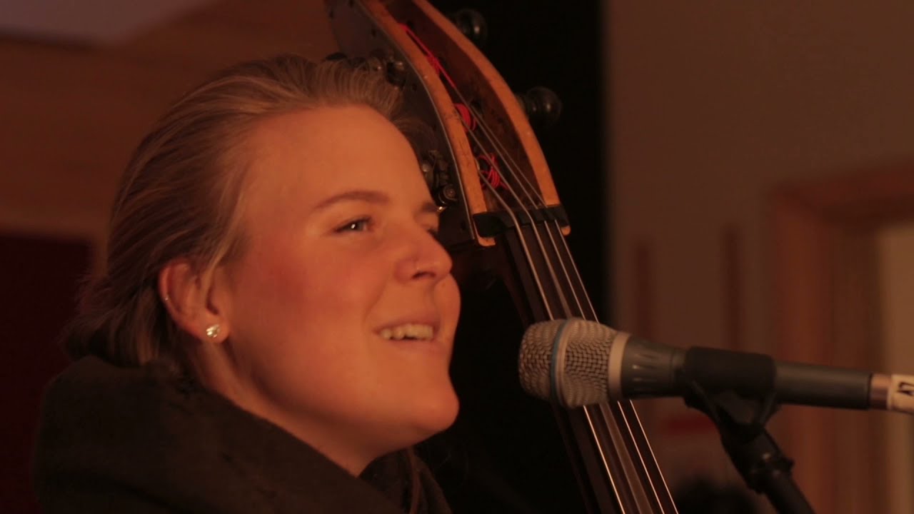 Sarah Blake - Beekeeper #short