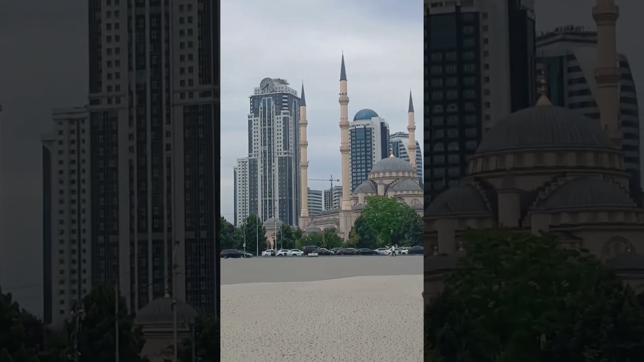  Площадь Ахмата Кадырова, мемориал памяти погибших и стела,,Город воинской славы