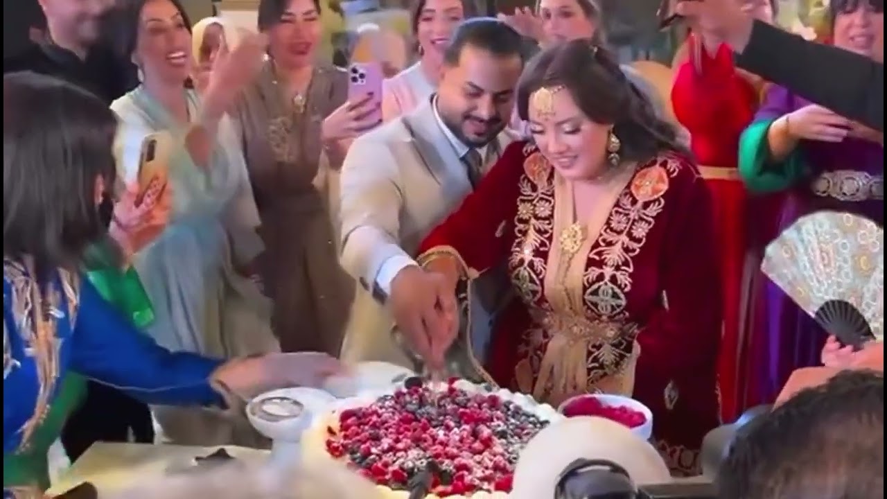 عرس إبنة نجاة عتابو سامية/لأول مرة الحدث الذي أثار ضجة على مواقع التواصل الاجتماعي (شاهد قبل الحذف) 