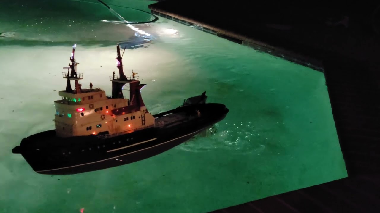 The Atlantic Artesania Latina Tugboat working on issues. I balanced the Ballast hard to do