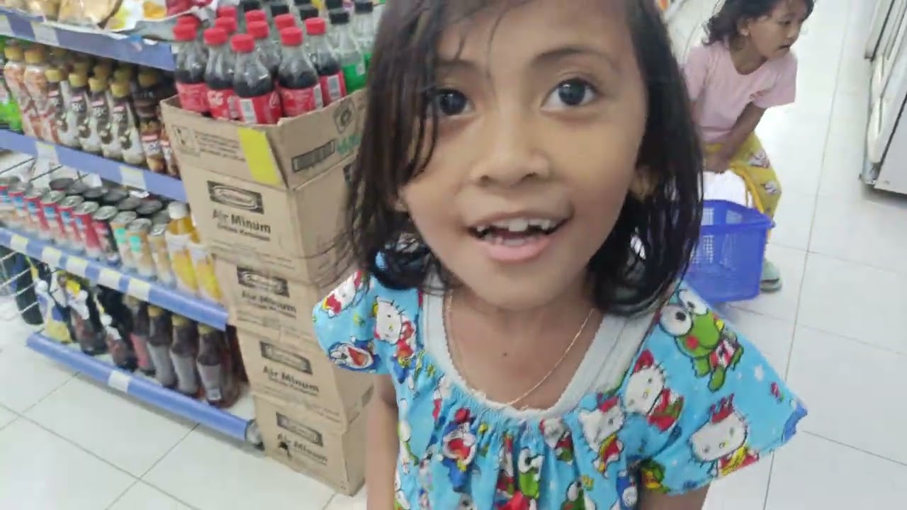 Arsyla dan kak shavira paling suka belanja shoping