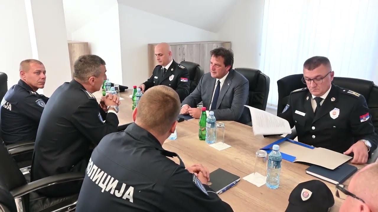Ministar Gašić održao je danas sastanak sa rukovodstvom PU Užice u PI na Zlatiboru