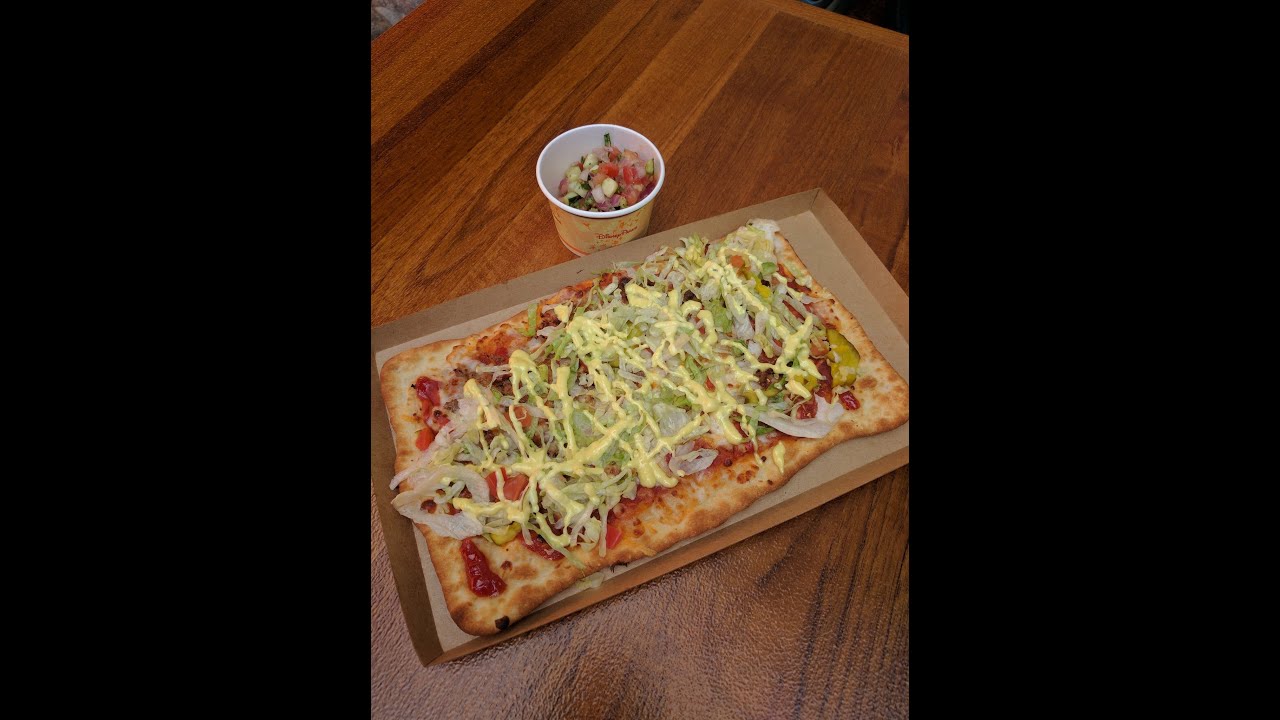 Disney's Animal Kingdom - Pizzafari - NEW Cheeseburger Flatbread Review - Walt Disney World Resort