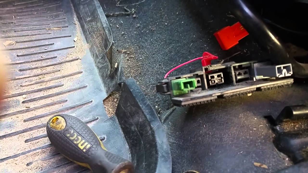 35 Left Pretensioner Circuit High Resistance
