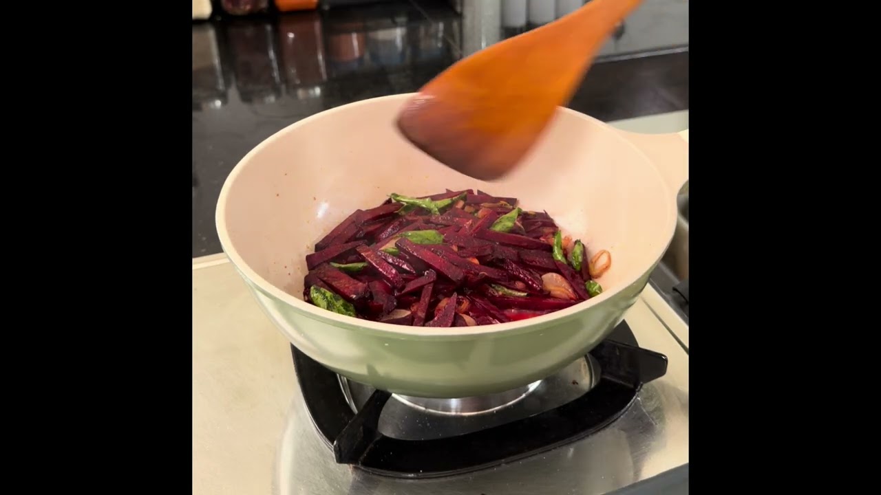 നാവിൽ കൊതിയൂറും beetroot മെഴുക്ക് പുരട്ടി #beetrootstirfry #recipe #trending #kerala #keralacuisine 
