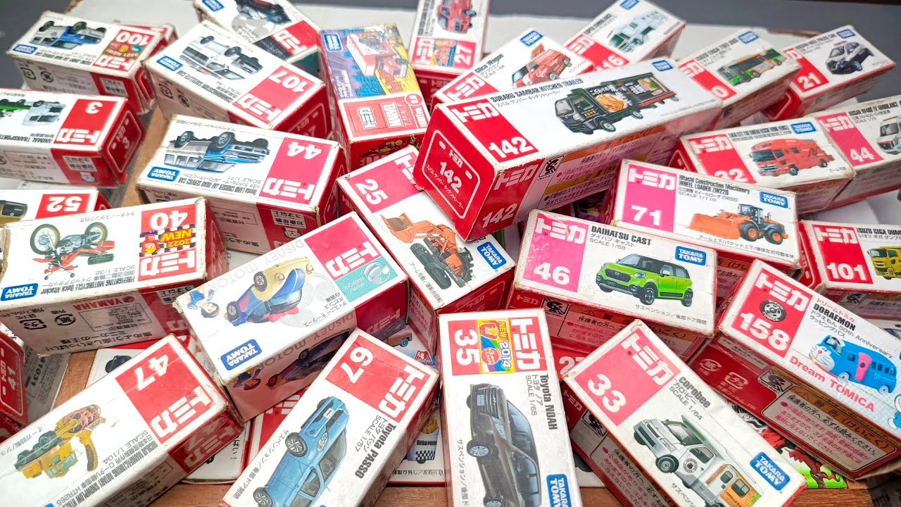 トミカミニカーが箱に盛り沢山!収納するよ。トミカのベストコレクションを動画でまとめました! -
