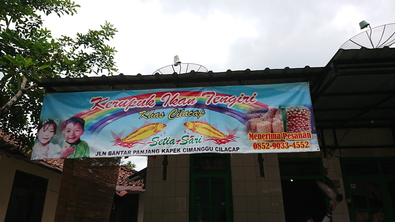 Pengusaha Krupuk Tenggiri sukses dikampung Kapek Desa Bantarpanjang Cimanggu Cilacap