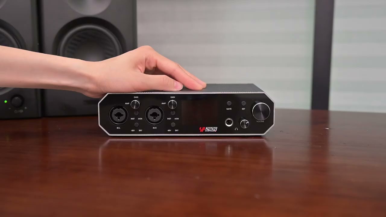 Audio Interface Meets Living Streaming