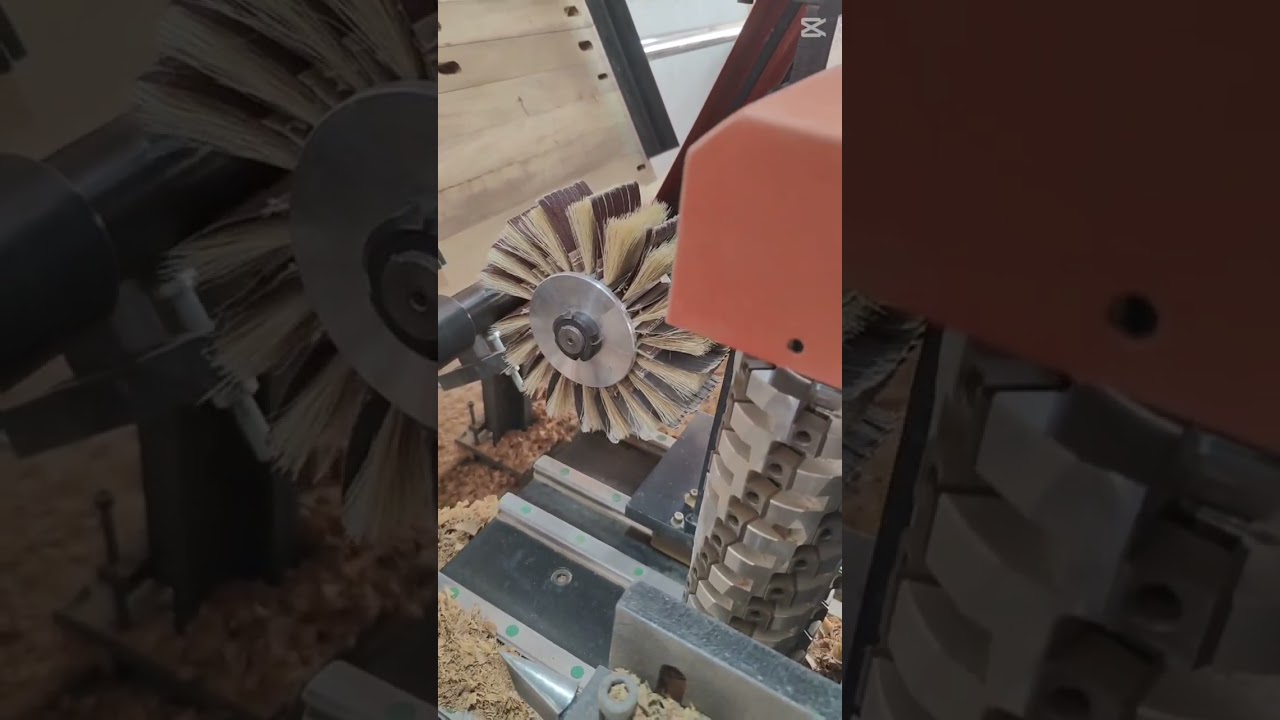 Dessin sur le bois avec machine automatis&eacute;.