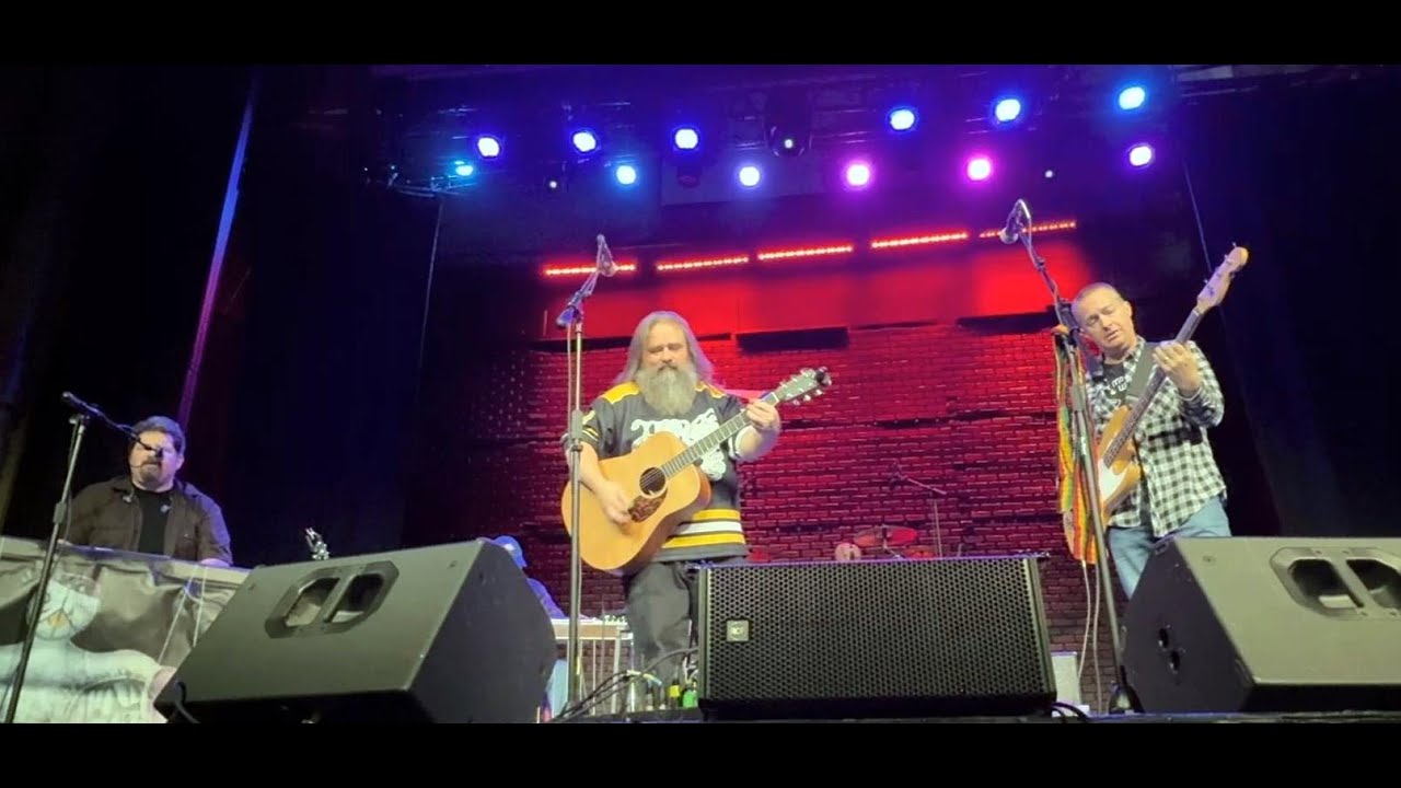 CINNAMON GIRL. HARVEST & RUST… Neil Young Tribute Band.