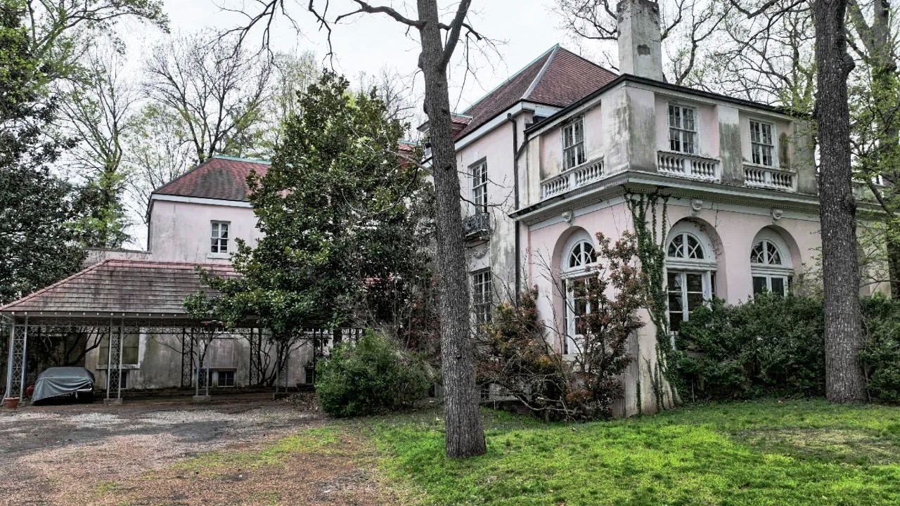 ABANDONED Mansion With LUXURY Cars And EVERYTHING Left Behind
