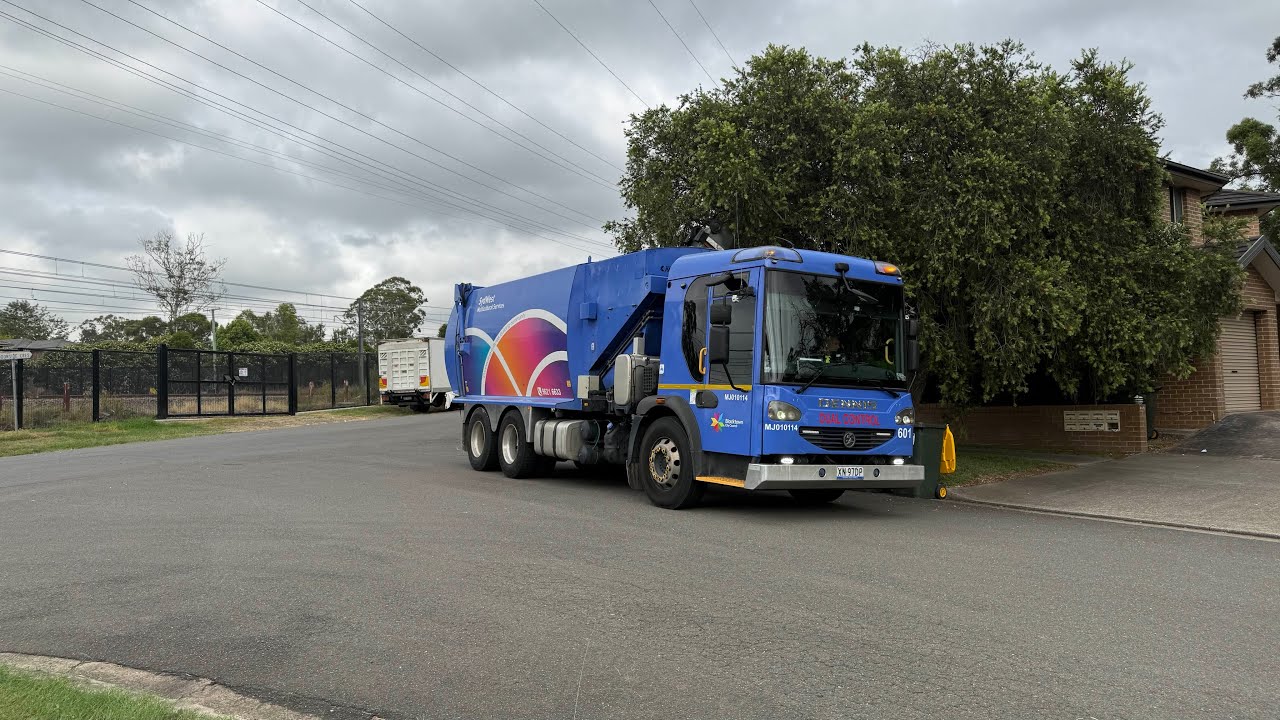 Blacktown City Council Garbage Collection 601 blue violet Dennis Eagle Superior Pak (Part 1)
