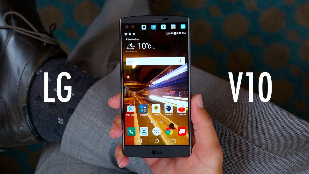 LG V10: Two Screens and a Crazy Camcorder [Hands-On] | Pocketnow