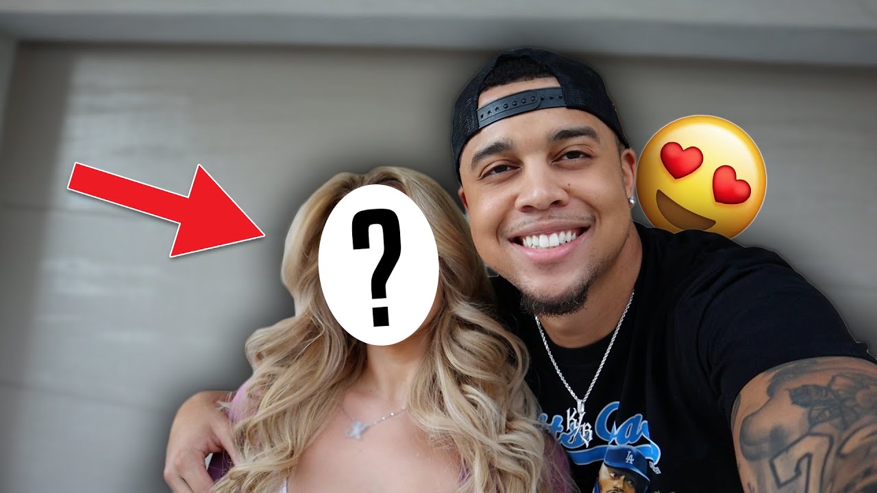 MEET MY NEW GIRLFRIEND!!