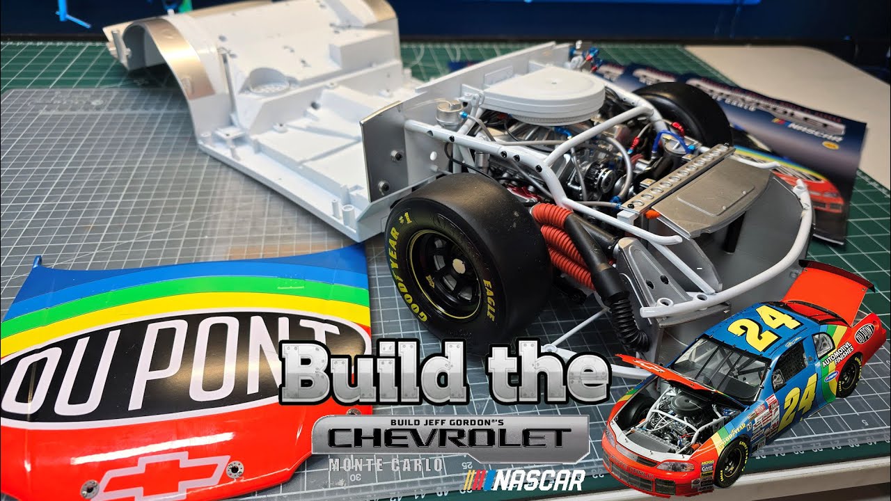Соберите модель автомобиля Chevrolet Monte Carlo NASCAR Джеффа Гордона в масштабе 1:8 — Набор 9 —...