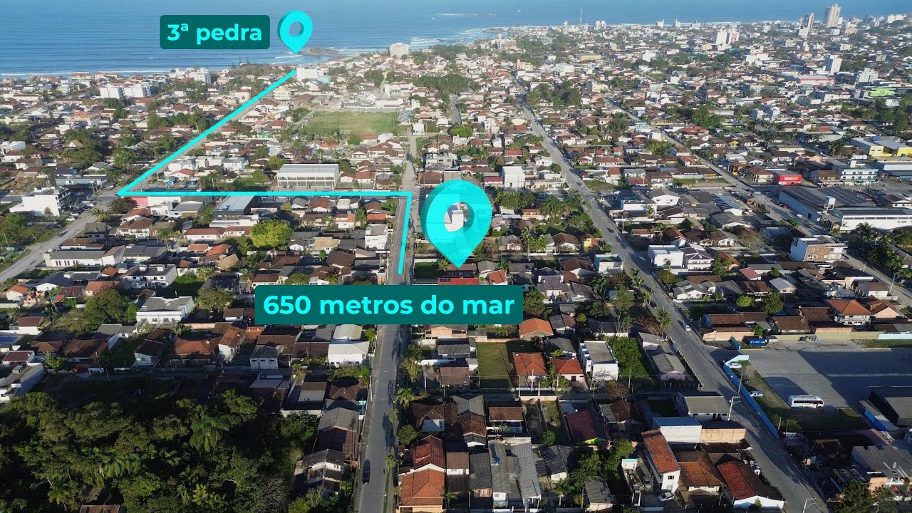 Terreno com duas casas em alvenaria em Itapoá-SC com 925m² por R$1.280.000,00