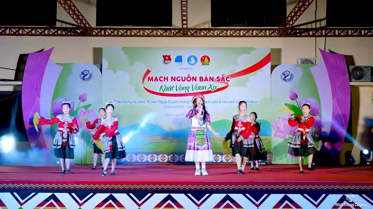 Cô Giáo Về Bản ( Biểu diễn: Kim Ngân và Tóp múa )