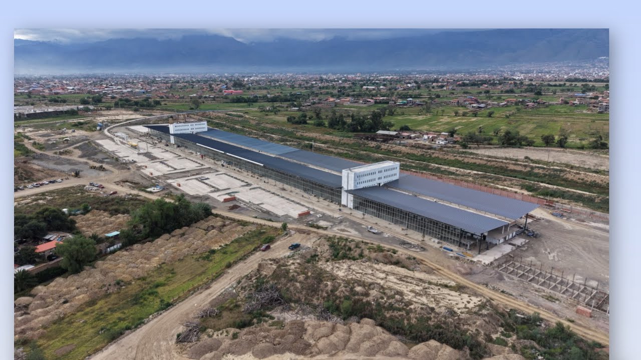 AQUI SE CONSTRUYE LA NUEVA TERMINAL TERRESTRE DE COCHABAMBA.