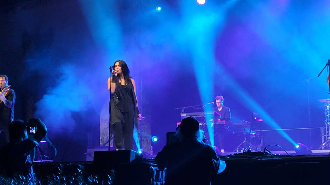 Anggun - Snow on the Sahara - Live in Italy ( Sassuolo ) 10/09/21