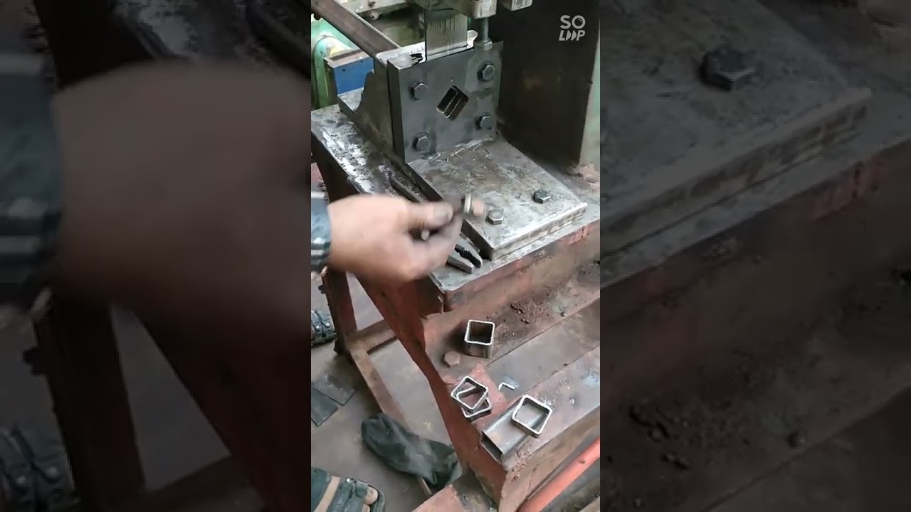 تقطيع علب 4*4على المكبس السنترك     على حسن 01116903334
