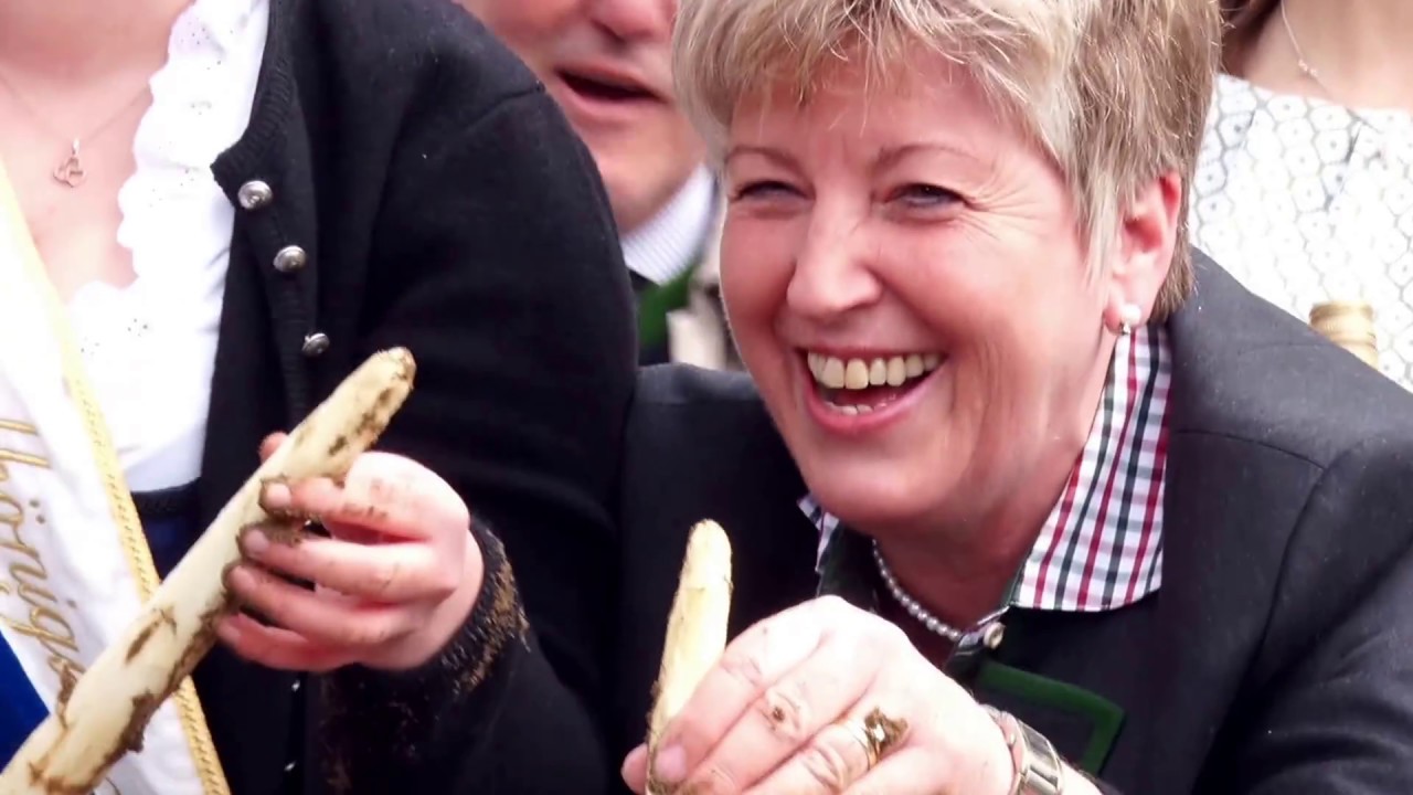 Spargel Saison 2017 feierlich auf dem M&uuml;nchner Viktualienmarkt er&ouml;ffnet