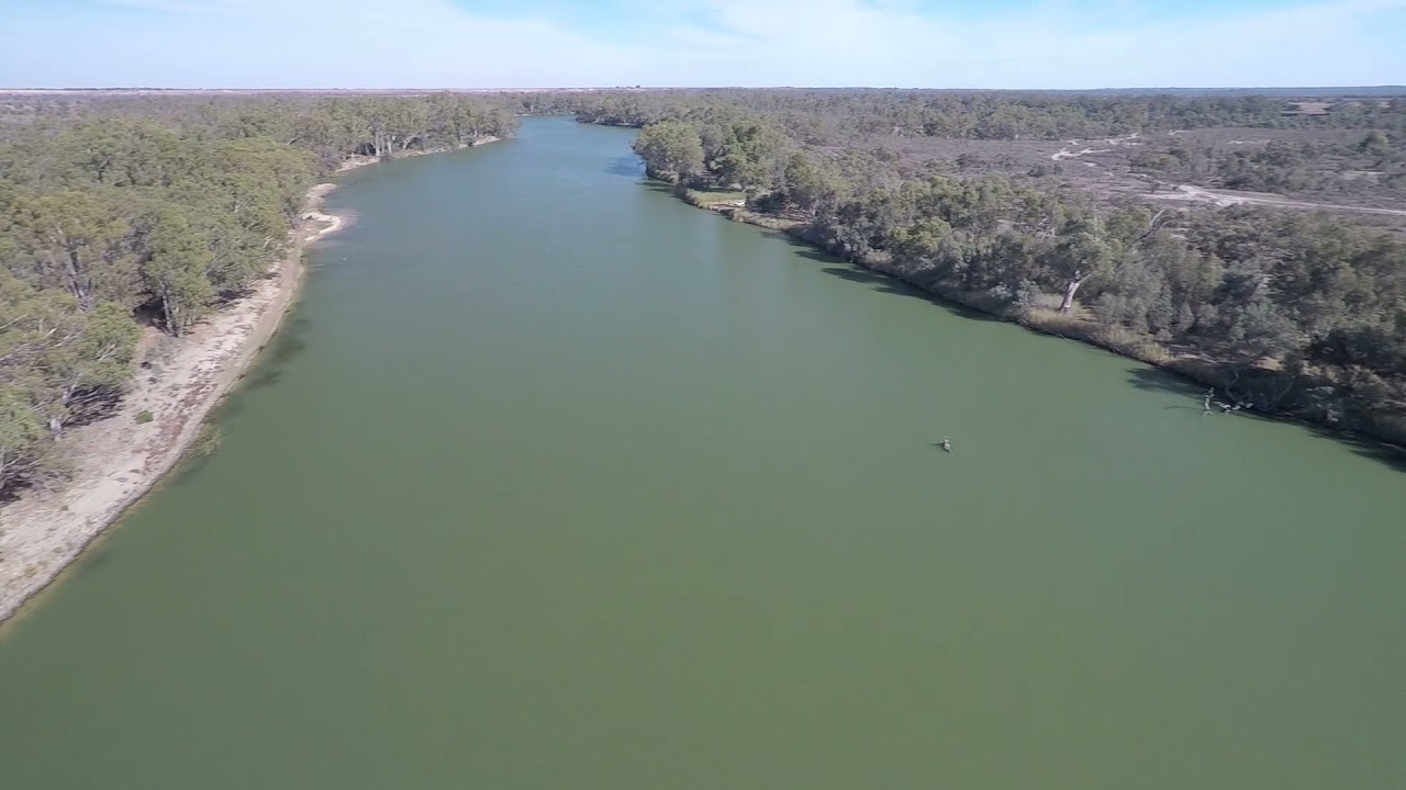 Plushs Bend,  Murray River at Renmark South Australia.