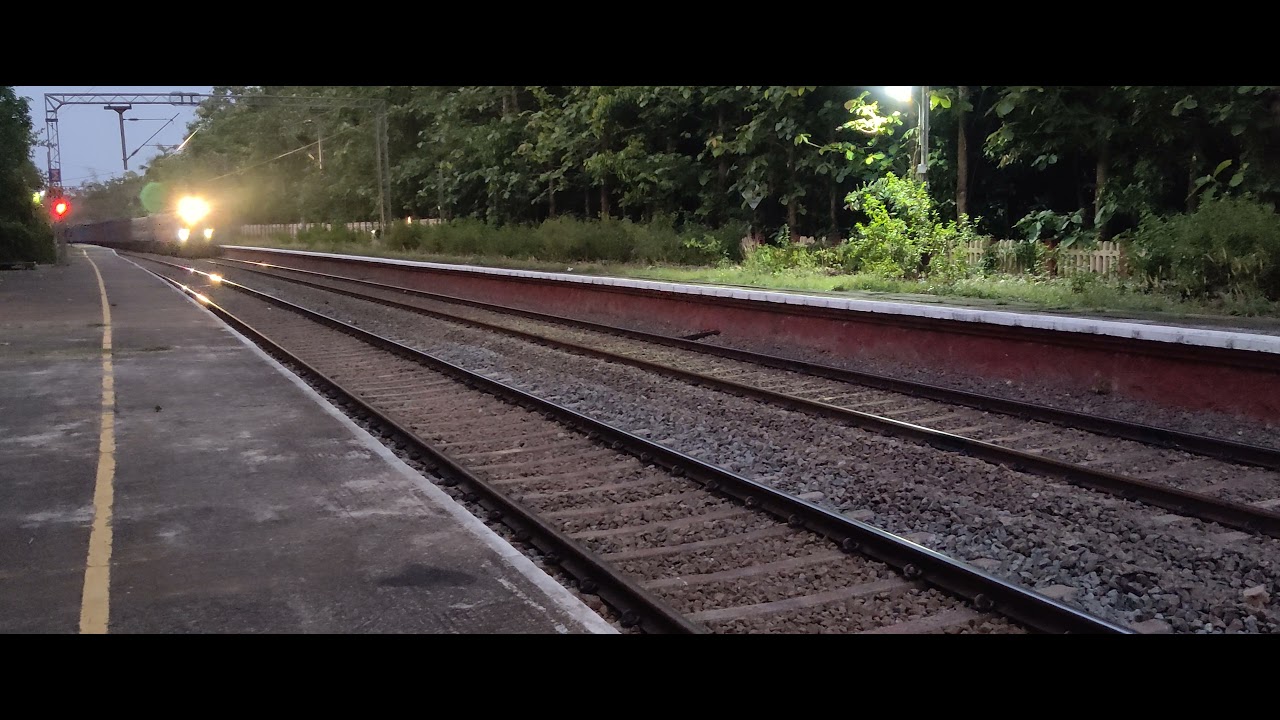 Twin WAG-5 Locos Haul Massive Freight | Indian Railways Crossing Mankara Station, Palakkad Kerala