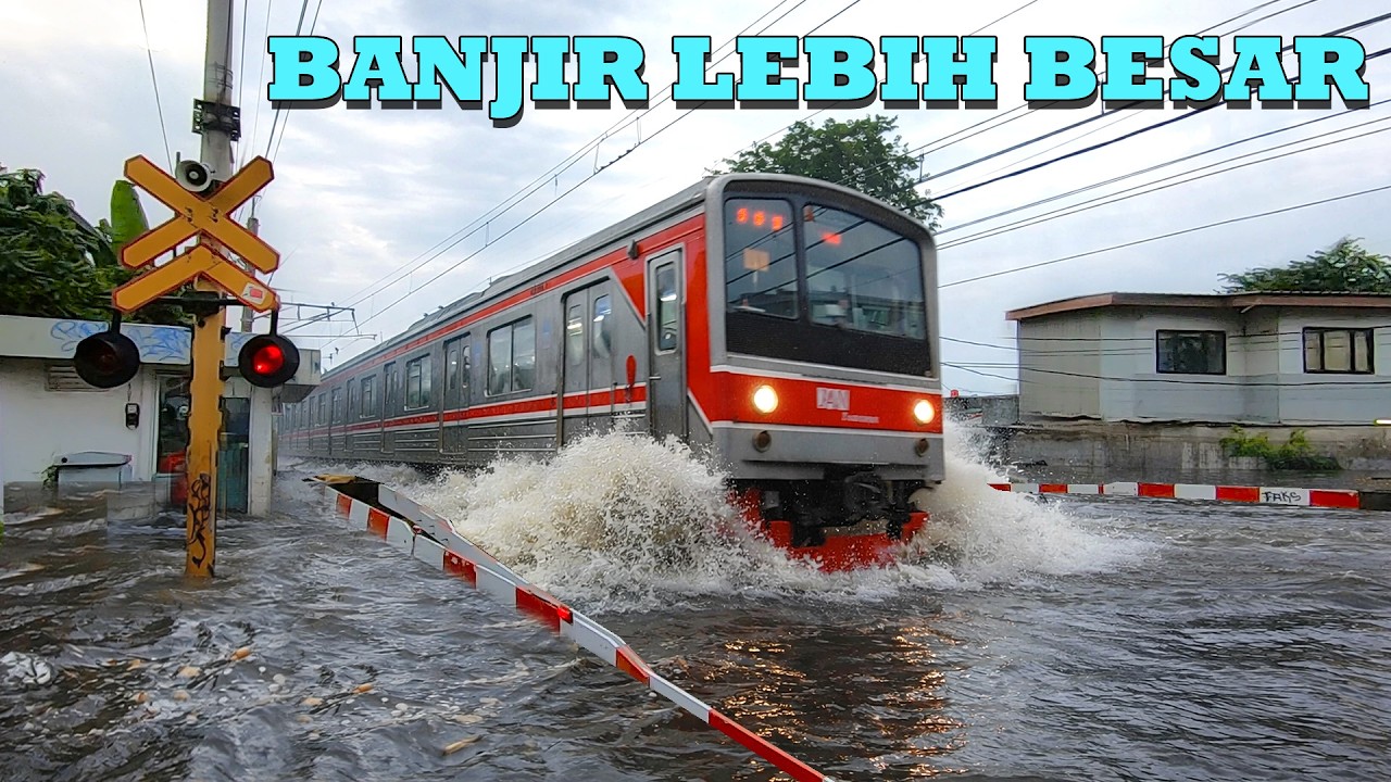 Banjir Yang Kembali Hantam Jakarta Membuat Banyak Rumah Dan Kendaraan Terendam !!