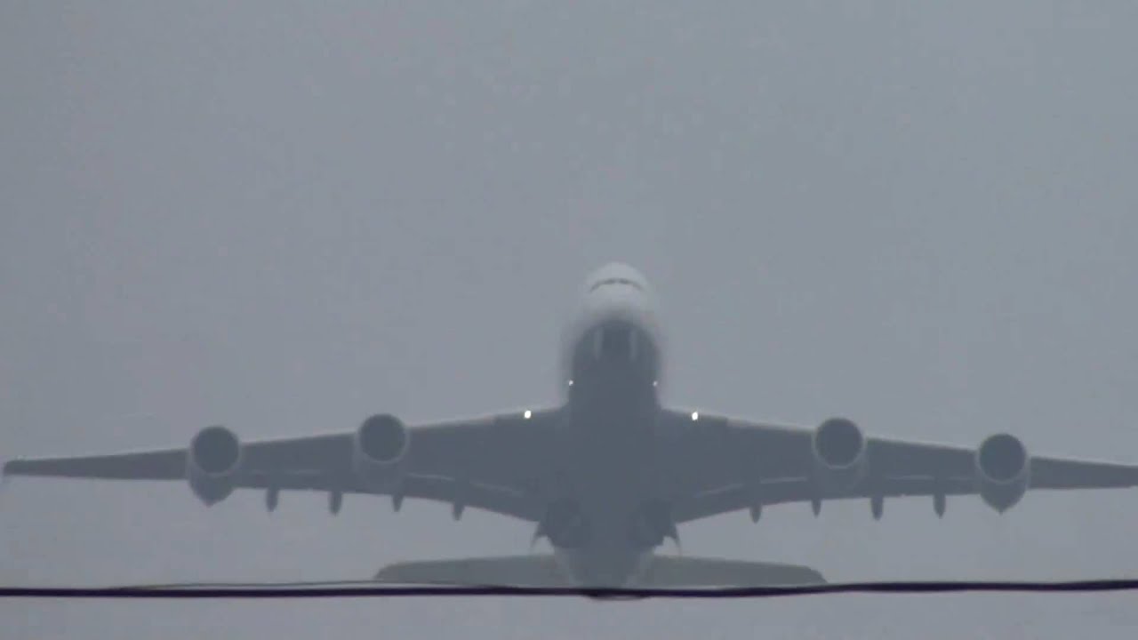 [HD]Airbus A380 takeoff Warsaw Chopin Airport 19/3/11'