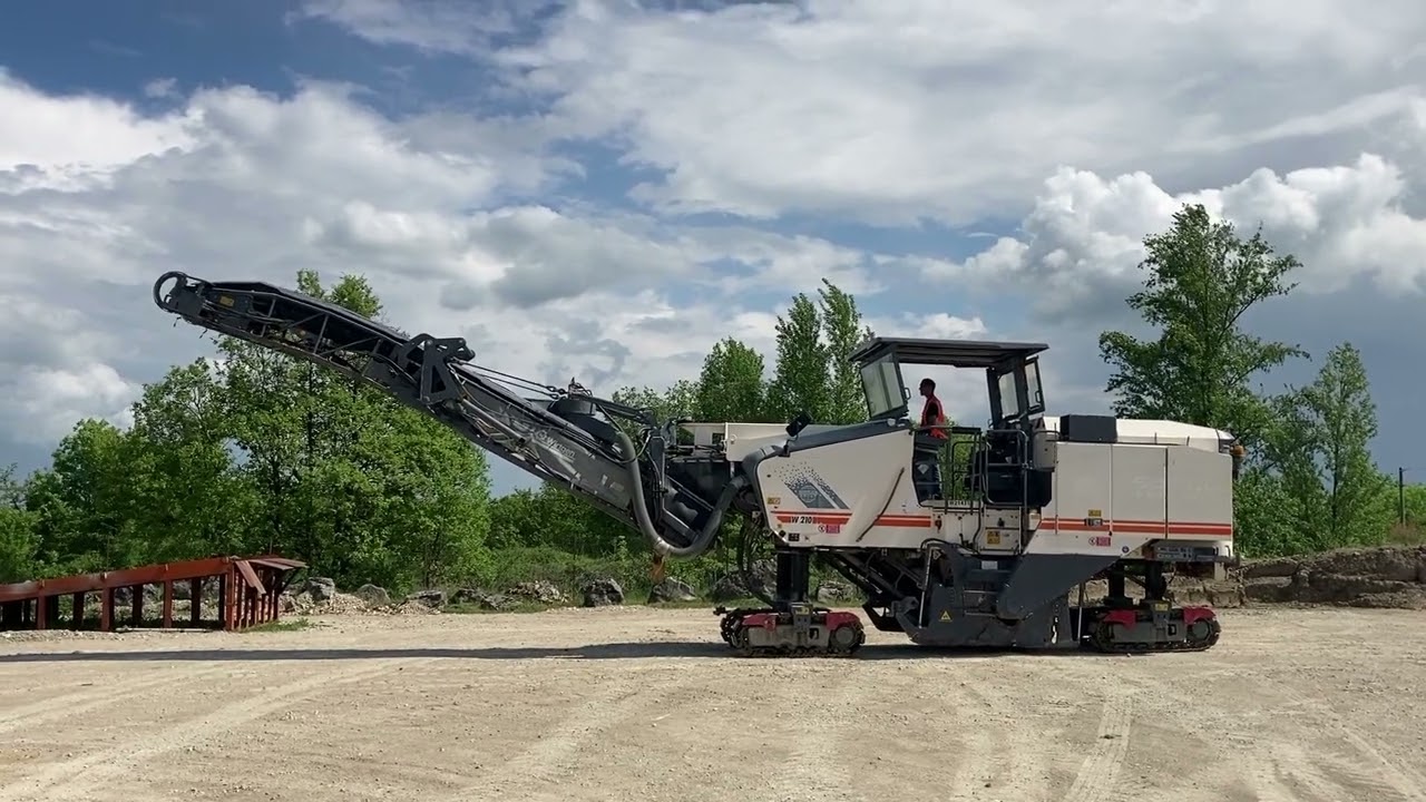 2012 Wirtgen W210 Tracked Cold Planer I St Aubin, France Auction - 10 & 11 May