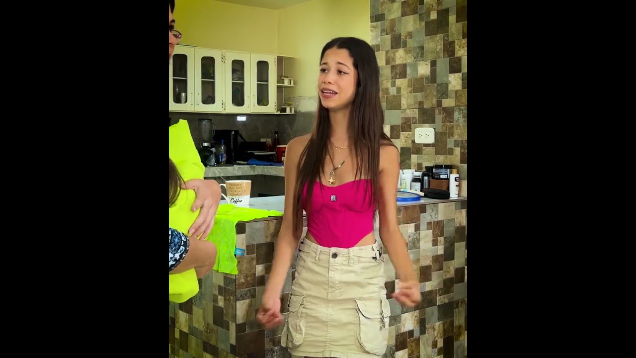 Jovencita se embαrαzα de diferentes hombres, sin imaginar las consecuenciαs que iba a tener