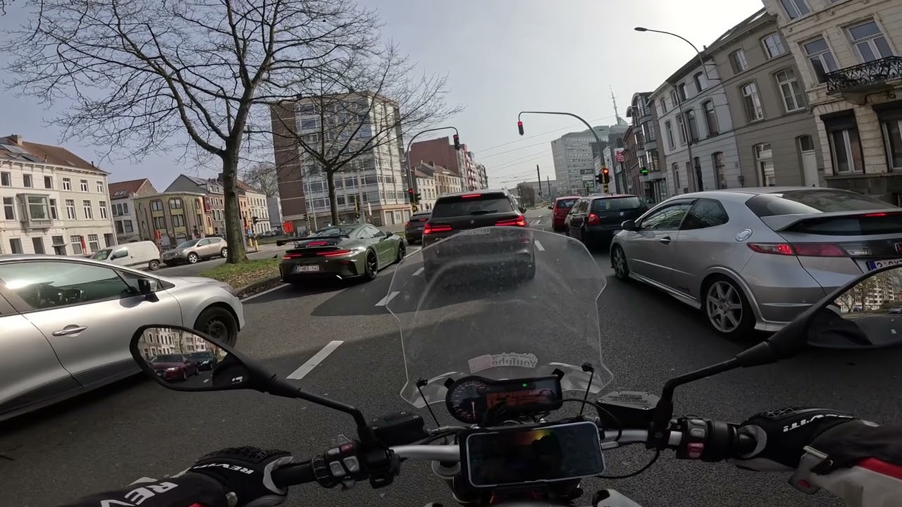 Helaas een rit die eindigt met een begeven batterij! #belgië #bmwr1200r #4k #511 