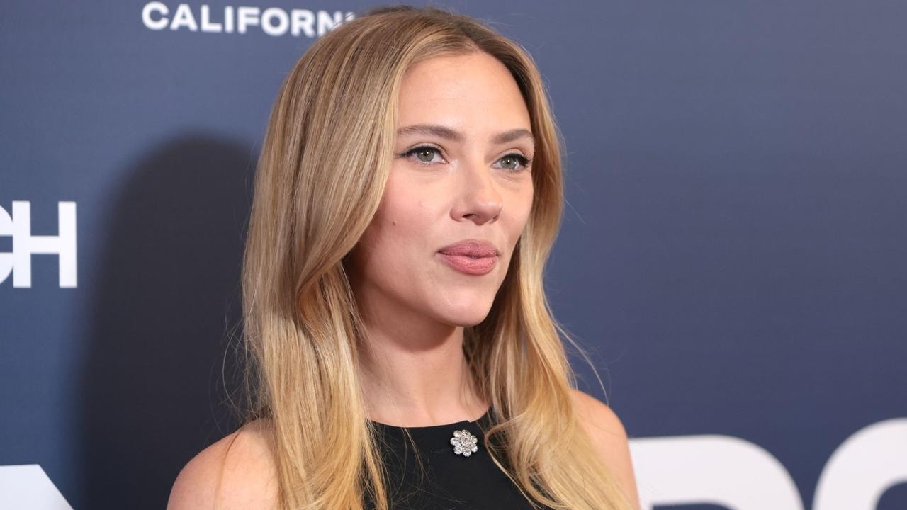 Scarlett Johansson's Dino-mite Hit: #1 on Netflix & HBO Max!