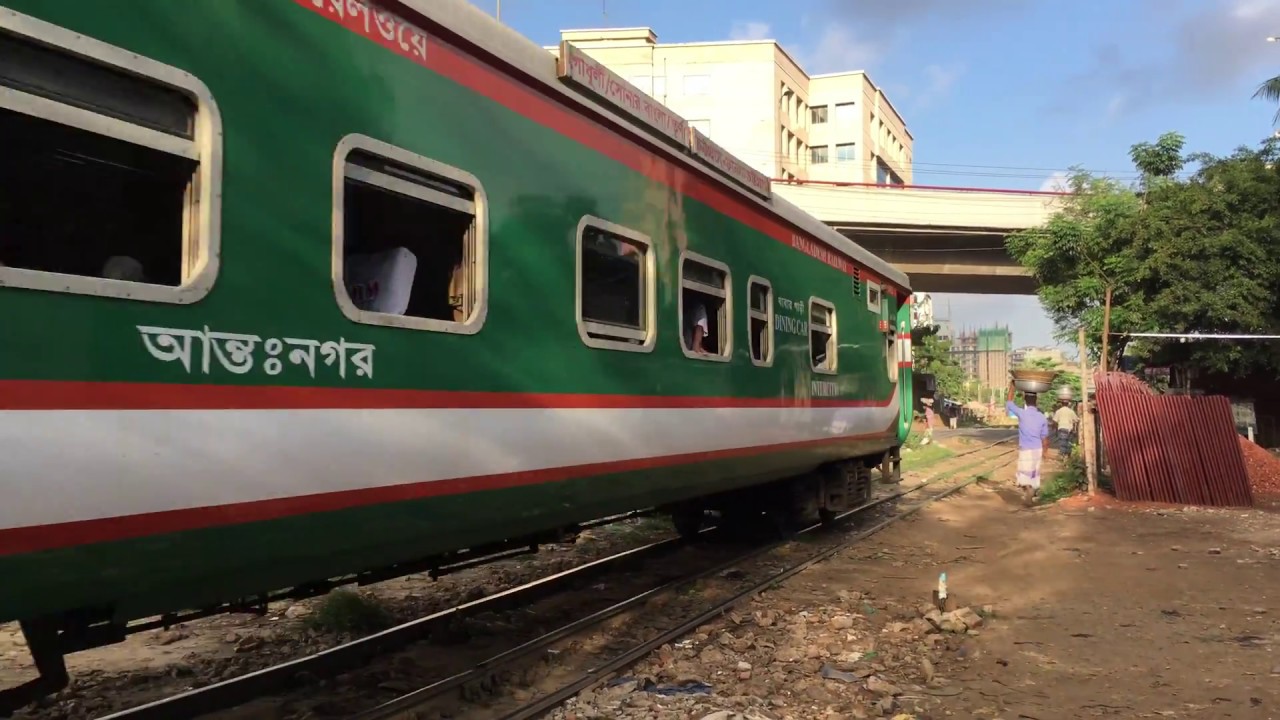 Turna Express passing Moghbajar. 4K Ultra HD.