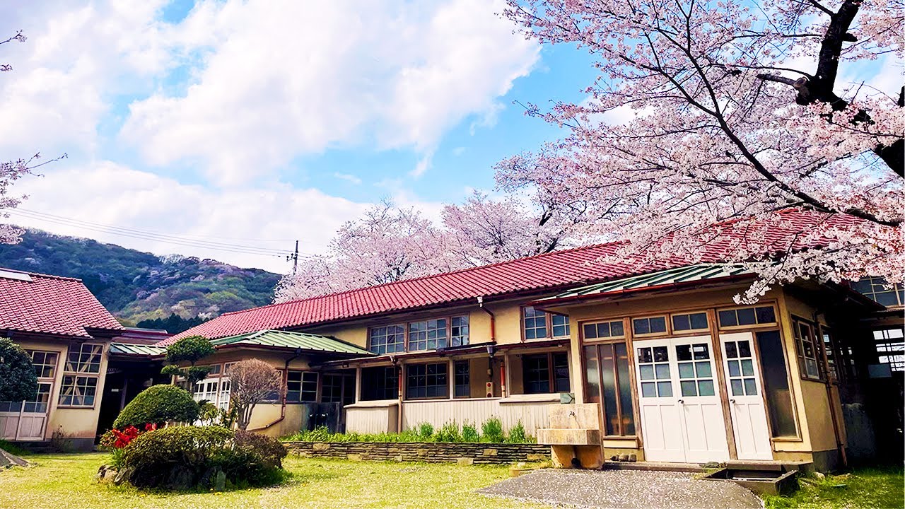 Насладитесь школьным обедом в реальных местах из аниме「Non Non Biyori」🏫🌸｜Shimozato Branch School