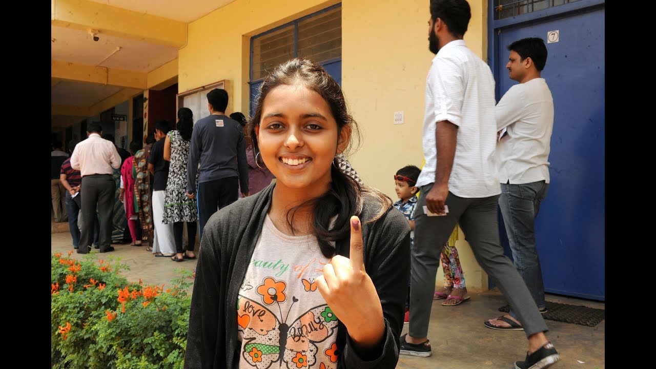 Karnataka Elections 2018: Long queue of voters in Bengaluru | Visuals from morning