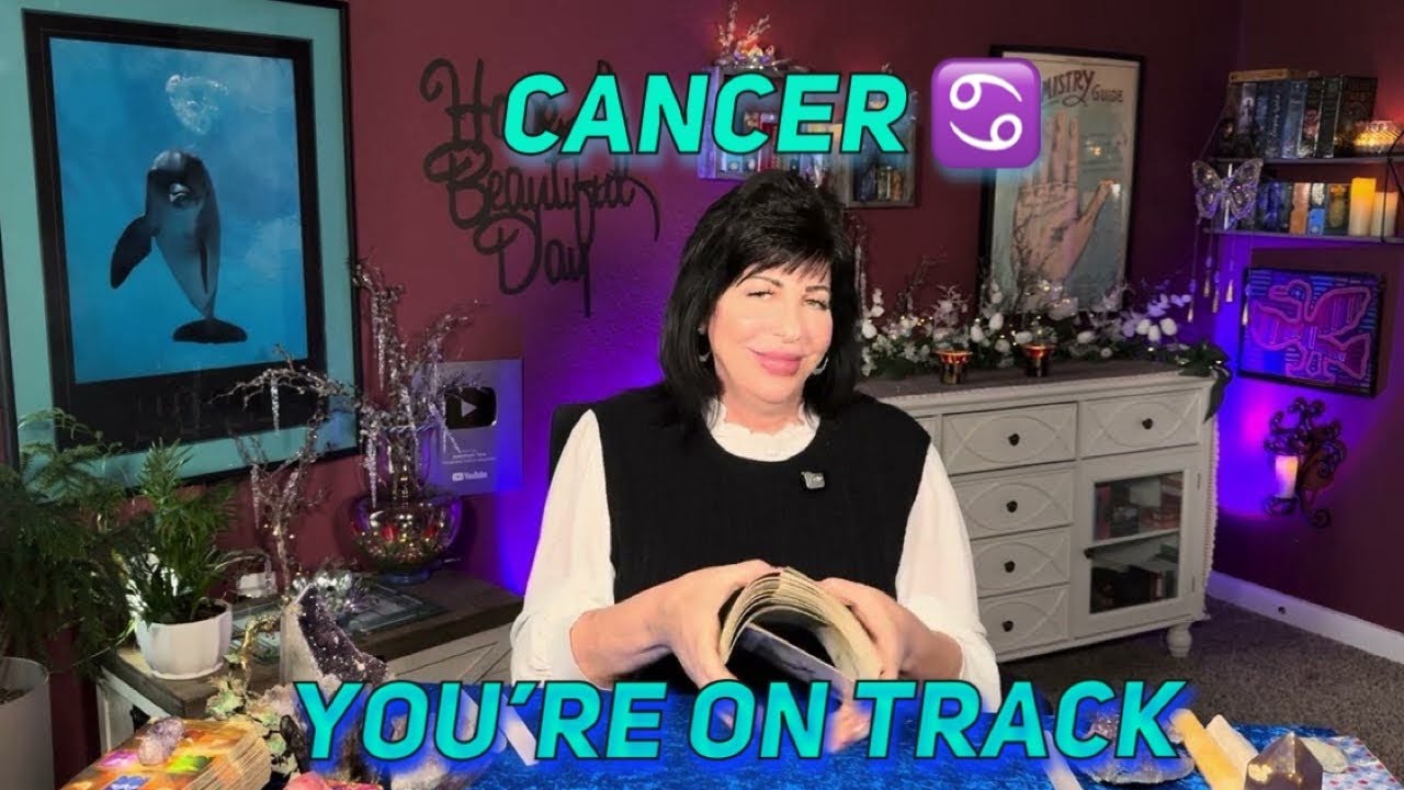 👉 CANCER ♋ Everything Is Pointing You Forward