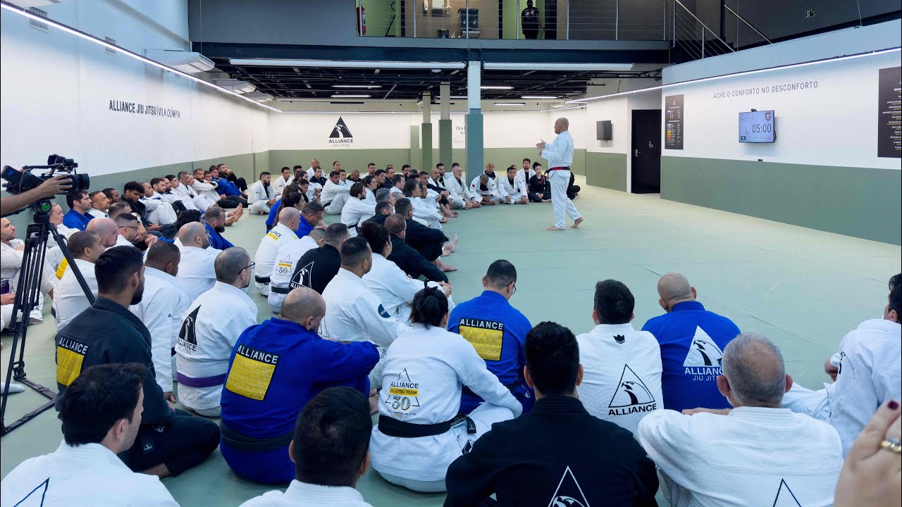 DESENVOLVENDO O INGL&Ecirc;S PARA AULAS DE JIU JITSU EM NOSSA ESCOLA 🦅🇺🇸