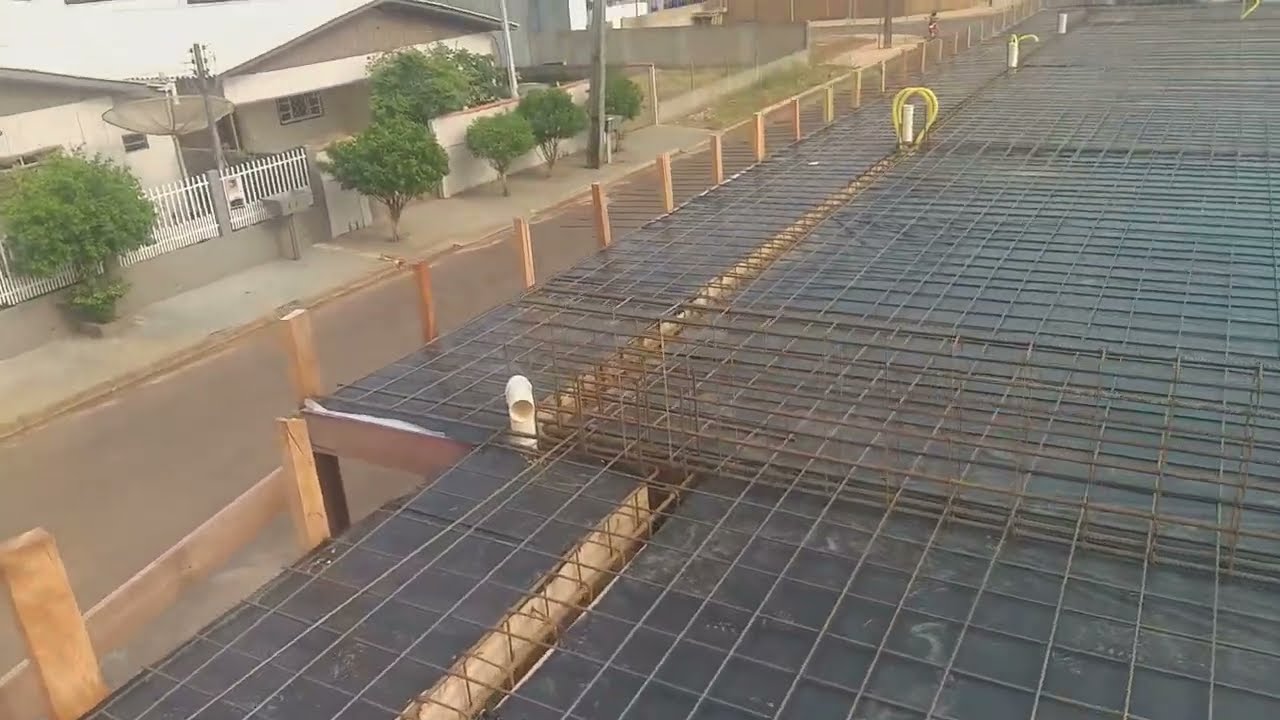 Laje Maciça com 10 cm de espessura e forma de Madeirite