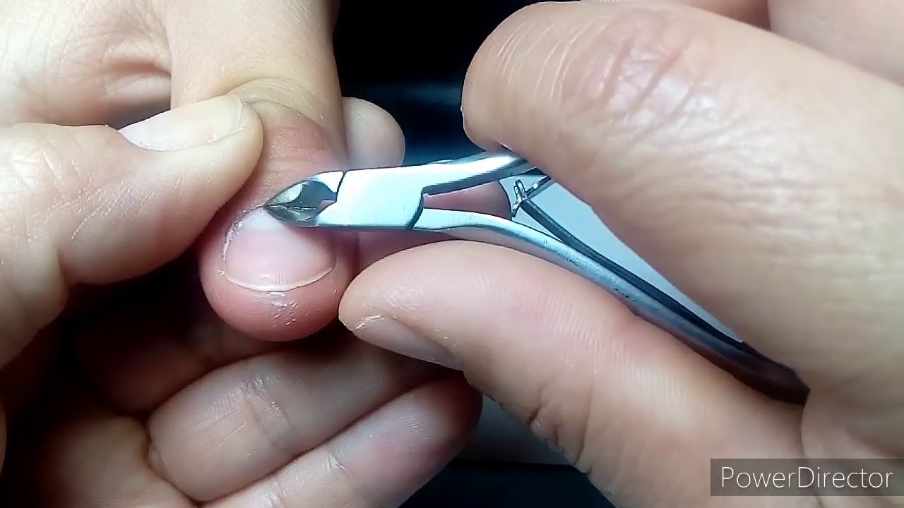 Como cortar cutícula con alicatas